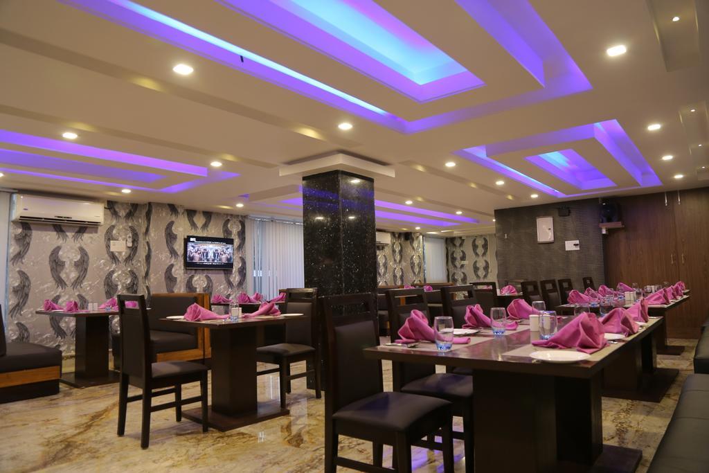 Hotel D' Sapphire グワーハーティー エクステリア 写真