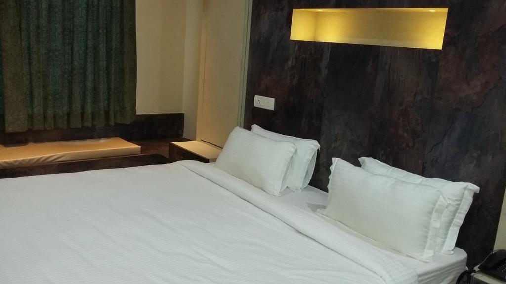 Hotel D' Sapphire グワーハーティー エクステリア 写真