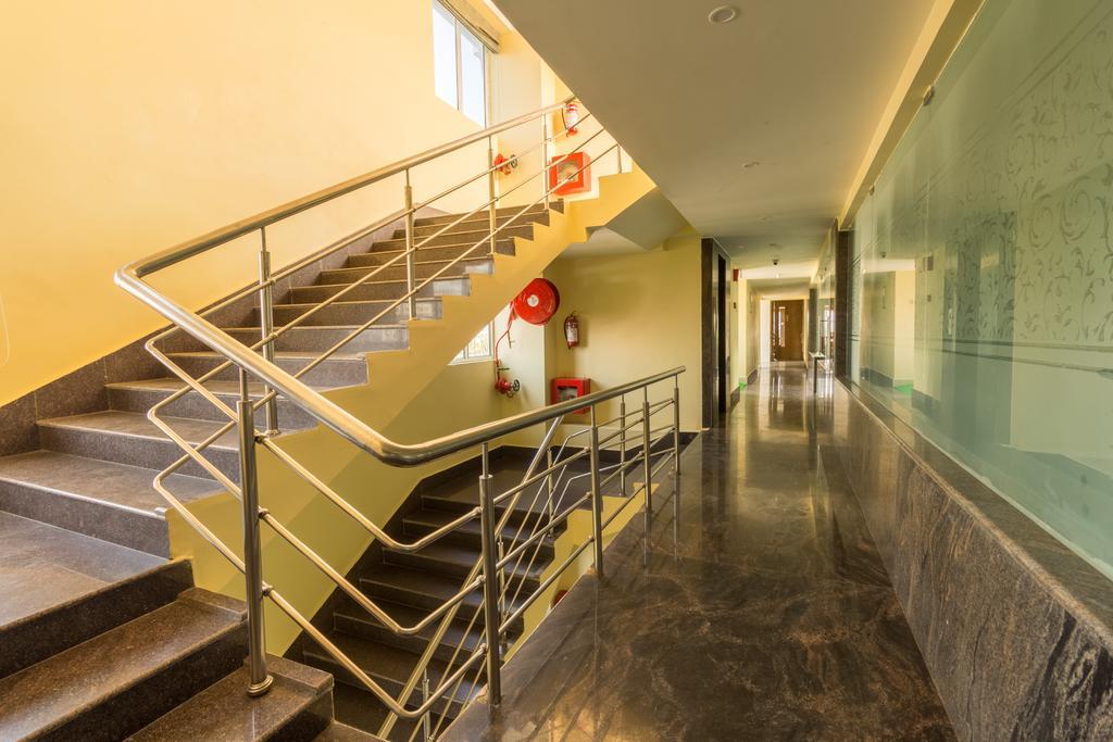 Hotel D' Sapphire グワーハーティー エクステリア 写真