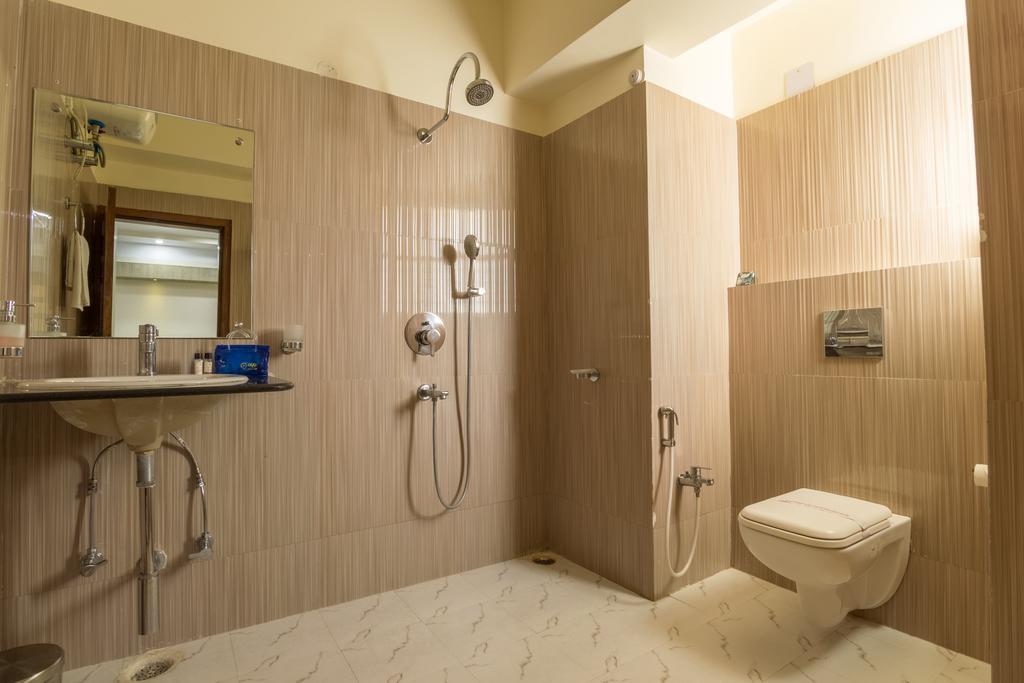 Hotel D' Sapphire グワーハーティー エクステリア 写真