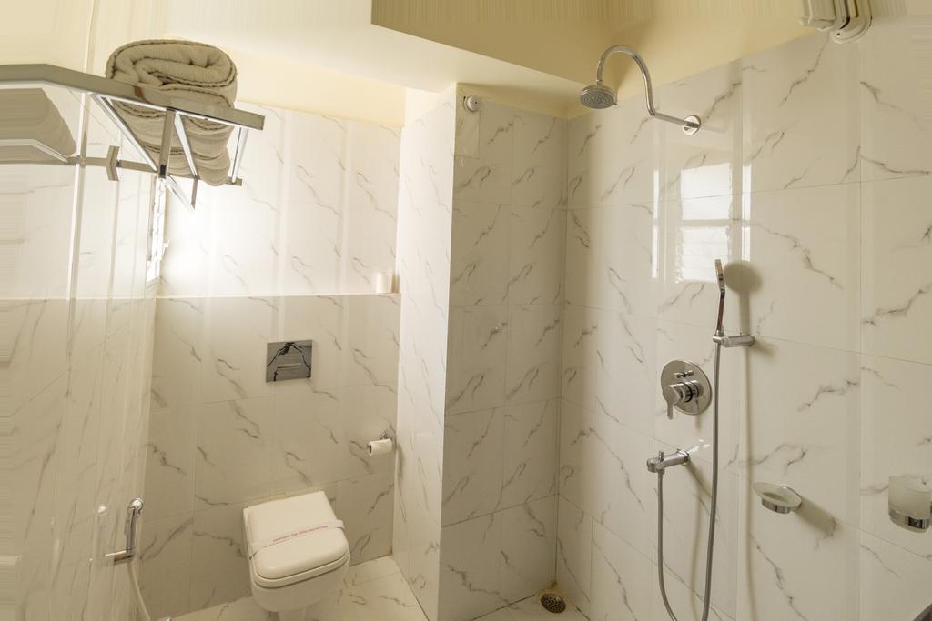 Hotel D' Sapphire グワーハーティー エクステリア 写真